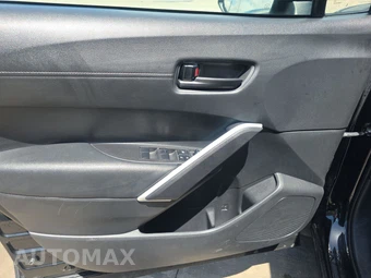2025 Toyota Corolla Cross LE - miniatura 9