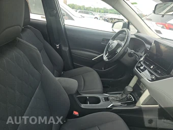 2025 Toyota Corolla Cross LE - miniatura 8