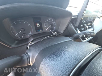 2025 Toyota Corolla Cross LE - miniatura 12