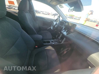 2025 Toyota Corolla Cross LE - miniatura 8