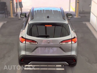 2025 Toyota Corolla Cross LE - miniatura 5