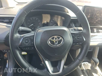 2025 Toyota Corolla Cross LE - miniatura 10