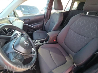 2025 Toyota Corolla Cross LE - miniatura 7