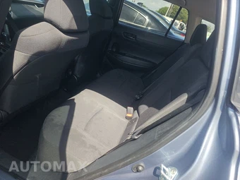 2025 Toyota Corolla Cross LE - miniatura 13