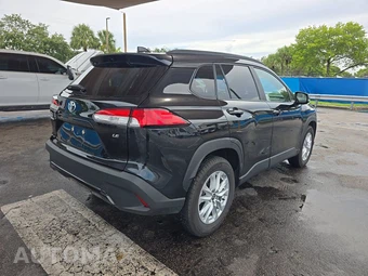 2025 Toyota Corolla Cross LE - miniatura 4