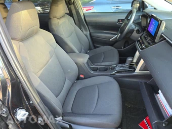 2025 Toyota Corolla Cross LE - miniatura 8