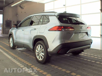 2025 Toyota Corolla Cross LE - miniatura 6