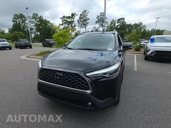 2025 Toyota Corolla Cross XLE