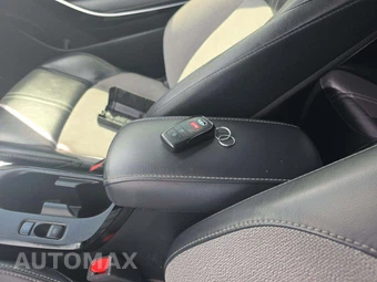 2025 Toyota Corolla Hatchback XSE - miniatura 8