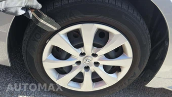 2025 Toyota Corolla Hybrid LE Sedan - miniatura 23