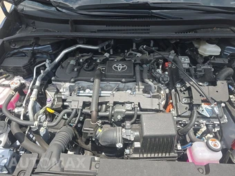 2025 Toyota Corolla Hybrid LE Sedan - miniatura 15