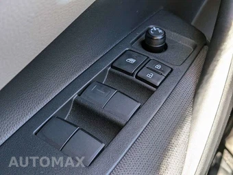 2025 Toyota Corolla Hybrid LE Sedan - miniatura 22