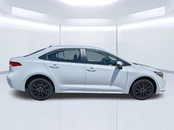 2025 Toyota Corolla Hybrid LE Sedan - miniatura 3