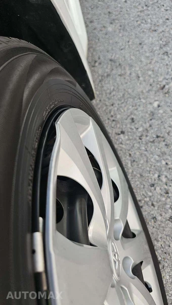 2025 Toyota Corolla Hybrid LE Sedan - miniatura 20