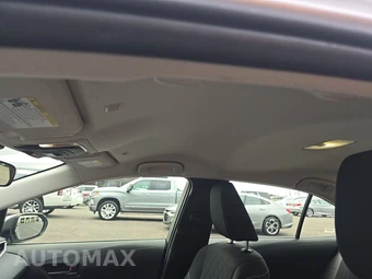 2025 Toyota Corolla Hybrid LE Sedan - miniatura 17