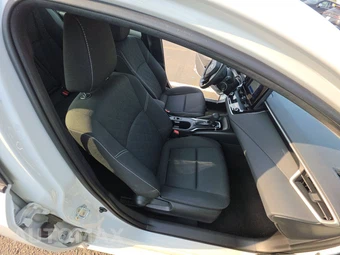 2025 Toyota Corolla Hybrid LE Sedan - miniatura 8