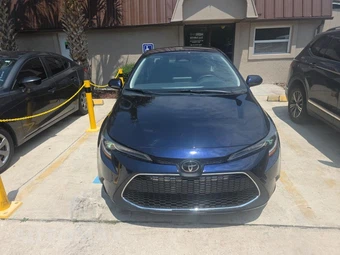 2025 Toyota Corolla LE Sedan - miniatura 2