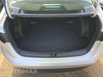 2025 Toyota Corolla LE Sedan - miniatura 14