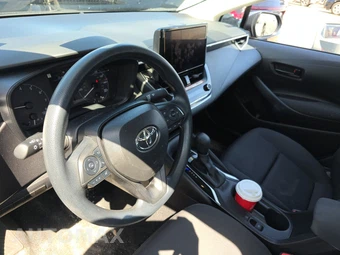2025 Toyota Corolla LE Sedan - miniatura 10