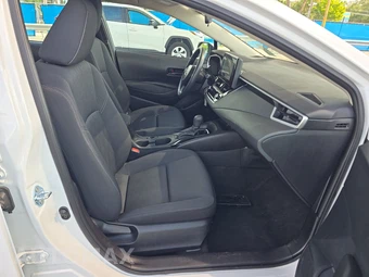 2025 Toyota Corolla LE Sedan - miniatura 8