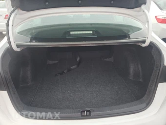 2025 Toyota Corolla LE Sedan - miniatura 16