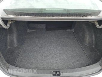 2025 Toyota Corolla LE Sedan - miniatura 16