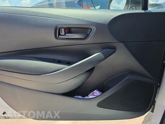 2025 Toyota Corolla LE Sedan - miniatura 9