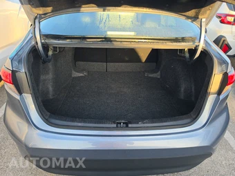 2025 Toyota Corolla LE Sedan - miniatura 16