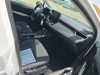 2025 Toyota Corolla LE Sedan - miniatura 8