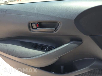 2025 Toyota Corolla LE Sedan - miniatura 9