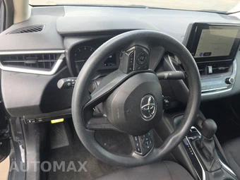 2025 Toyota Corolla LE Sedan - miniatura 10