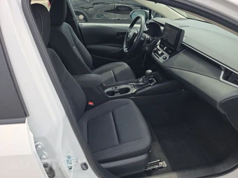2025 Toyota Corolla LE Sedan - miniatura 8