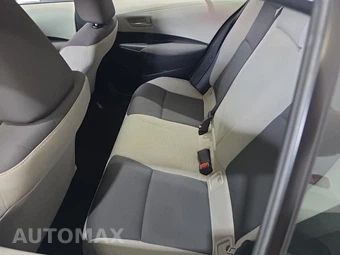 2025 Toyota Corolla LE Sedan - miniatura 10