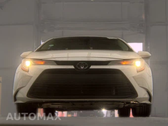 2025 Toyota Corolla LE Sedan - miniatura 3