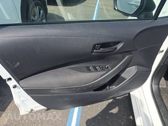 2025 Toyota Corolla LE Sedan - miniatura 9