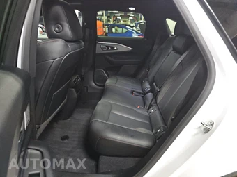 2025 Toyota Corolla LE Sedan - miniatura 13