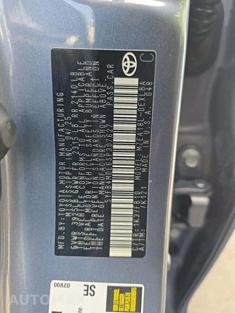 2025 Toyota Corolla LE Sedan – miniatura 2
