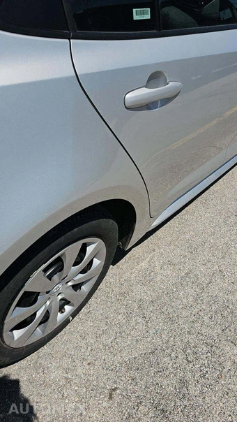 2025 Toyota Corolla LE Sedan - miniatura 19