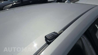 2025 Toyota Corolla LE Sedan - miniatura 18