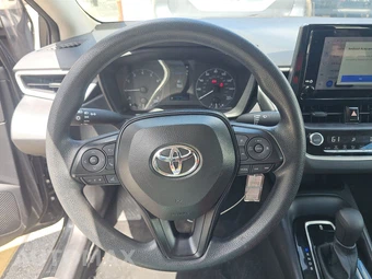 2025 Toyota Corolla LE Sedan - miniatura 10
