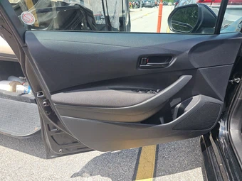 2025 Toyota Corolla LE Sedan - miniatura 9