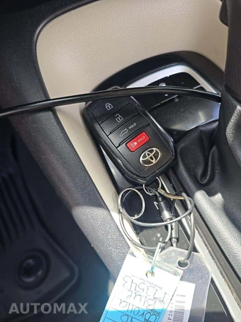 2025 Toyota Corolla LE Sedan - miniatura 8
