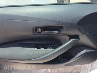 2025 Toyota Corolla LE Sedan - miniatura 9