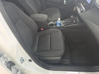 2025 Toyota Corolla LE Sedan - miniatura 8