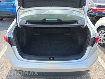 2025 Toyota Corolla LE Sedan - miniatura 16