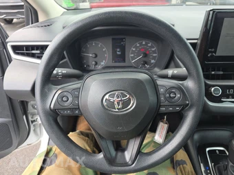 2025 Toyota Corolla LE Sedan - miniatura 10