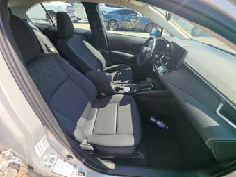 2025 Toyota Corolla LE Sedan - miniatura 8
