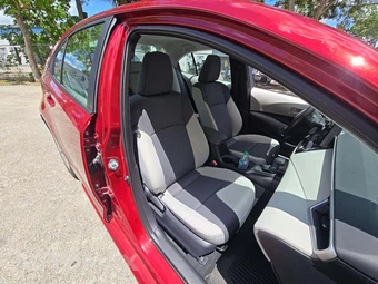 2025 Toyota Corolla LE Sedan - miniatura 15