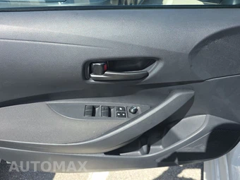 2025 Toyota Corolla LE Sedan - miniatura 9