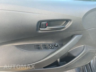2025 Toyota Corolla LE Sedan - miniatura 15